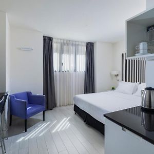 Classic Room Kitchenette